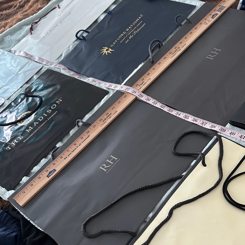 8 Assorted Empty Designer Shopping Bags - Picture 8 of 11